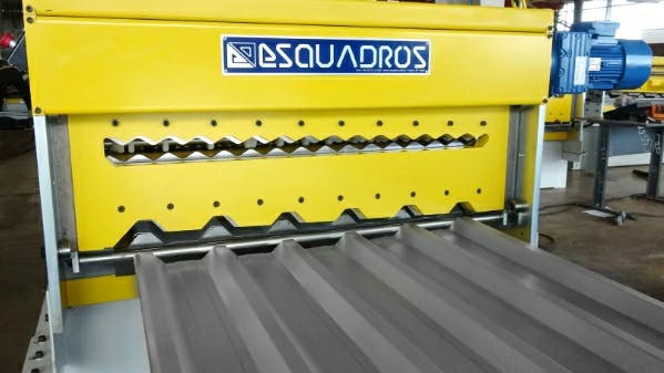 ULTRA-FAST MOTORIZED SHEAR UP TO 120 GPM - Esquadros®